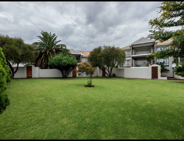 2 BEDROOM TOWNHOUSE FOR SALE IN THREE RIVERS